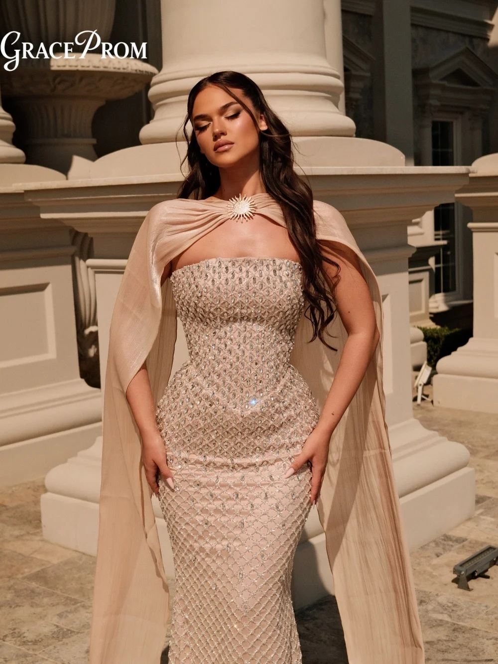 Glamorous Nude Crystal Embellished Mermaid Party Dress Chiffon Cape Elegant Strapless Evening Gown Wedding Guests فساتين سهرة
Glamorous Nude Crystal Embellished Mermaid Party Dress Chiffon Cape Elegant Strapless Evening Gown Wedding Guests فساتين سهرة