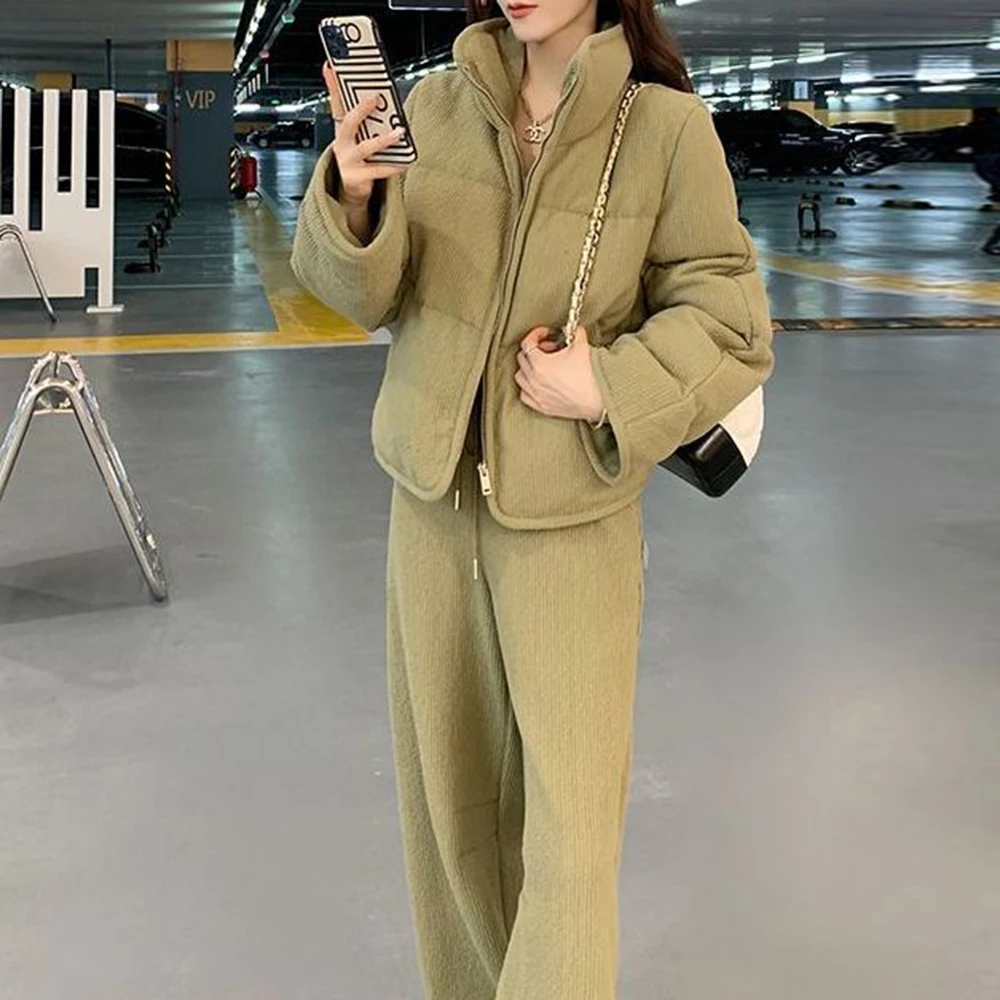 Corduroy simple cotton suit women's new winter wear high-end thickened jacket two-piece set
Corduroy simple cotton suit women's new winter wear high-end thickened jacket two-piece set