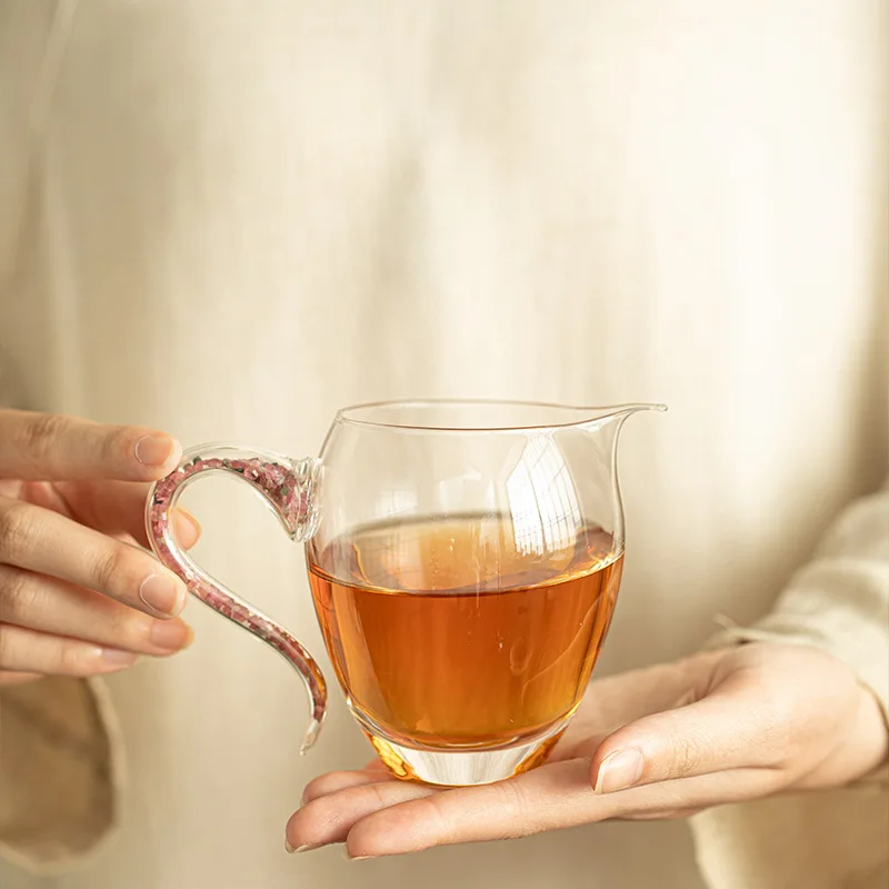 Pink Tourmaline Liuli Handle Glass Fair Cup, Borosilicate Heat-Resistant Tea Pitcher, Gong Fu Tea Set Cha Hai Gong Fu Tea
Pink Tourmaline Liuli Handle Glass Fair Cup, Borosilicate Heat-Resistant Tea Pitcher, Gong Fu Tea Set Cha Hai Gong Fu Tea