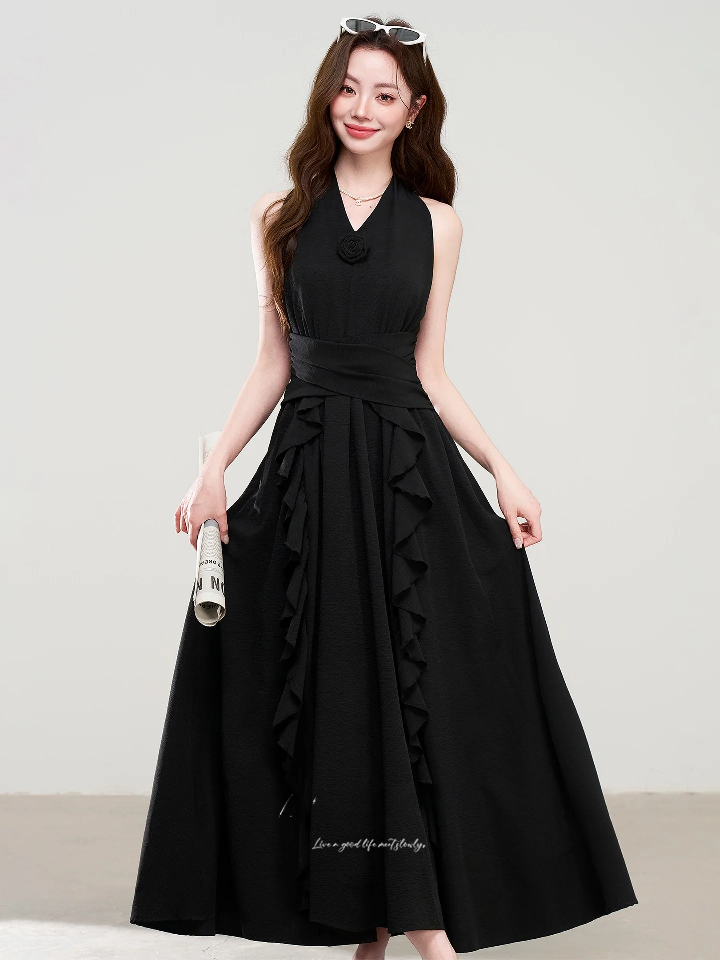 Summer Vacation Style Neck Hanging Dress Slimming Waist High Waist A-Line Skirt French Style Casual Wear V-Neck Button Closure
Summer Vacation Style Neck Hanging Dress Slimming Waist High Waist A-Line Skirt French Style Casual Wear V-Neck Button Closure