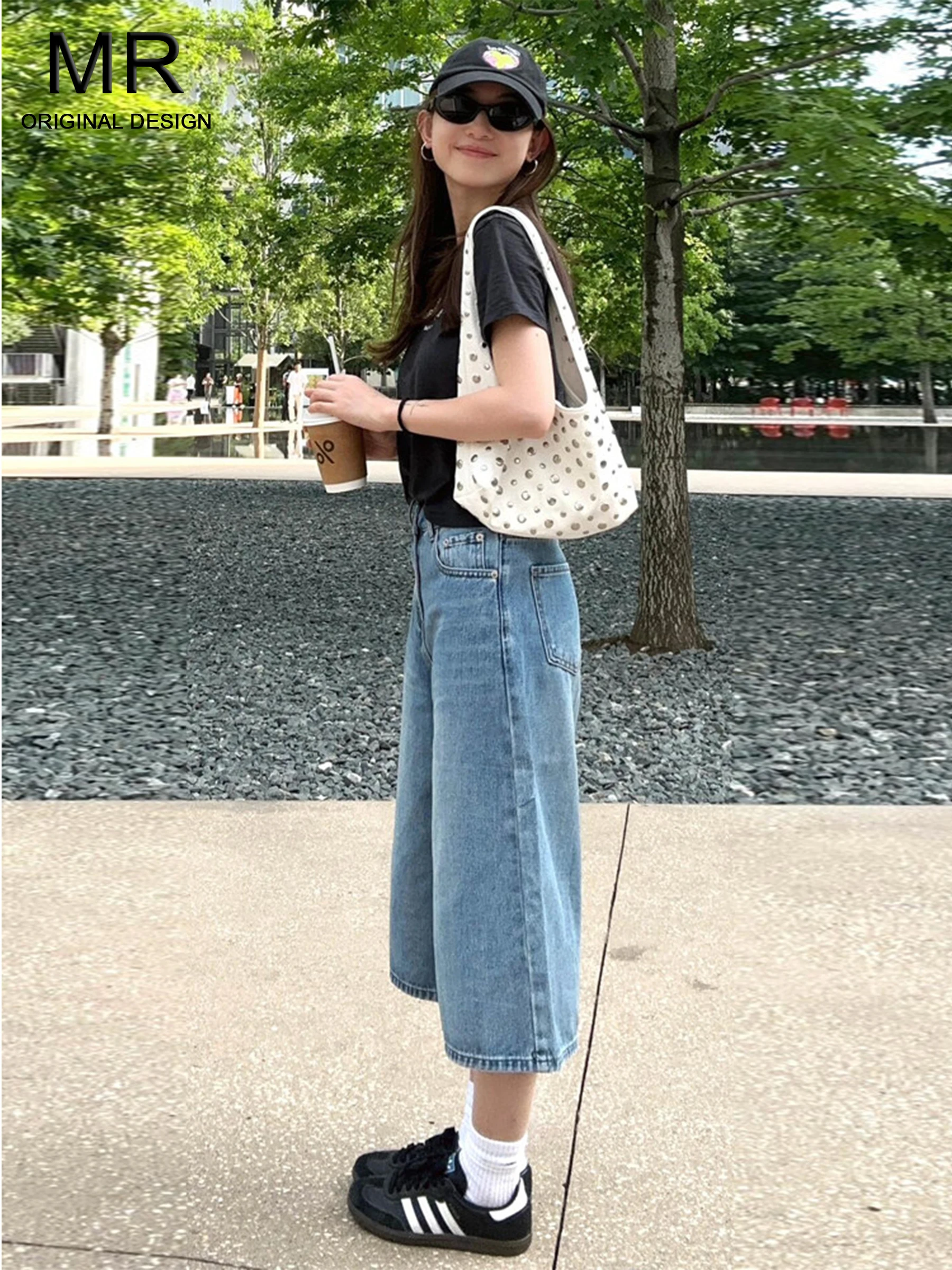 Retro Blue Wide Leg Denim Jeans Women's Summer New Thin Loose Drapey Fashion Straight Tube Mid-Pants Casual High Waist Pocket
Retro Blue Wide Leg Denim Jeans Women's Summer New Thin Loose Drapey Fashion Straight Tube Mid-Pants Casual High Waist Pocket