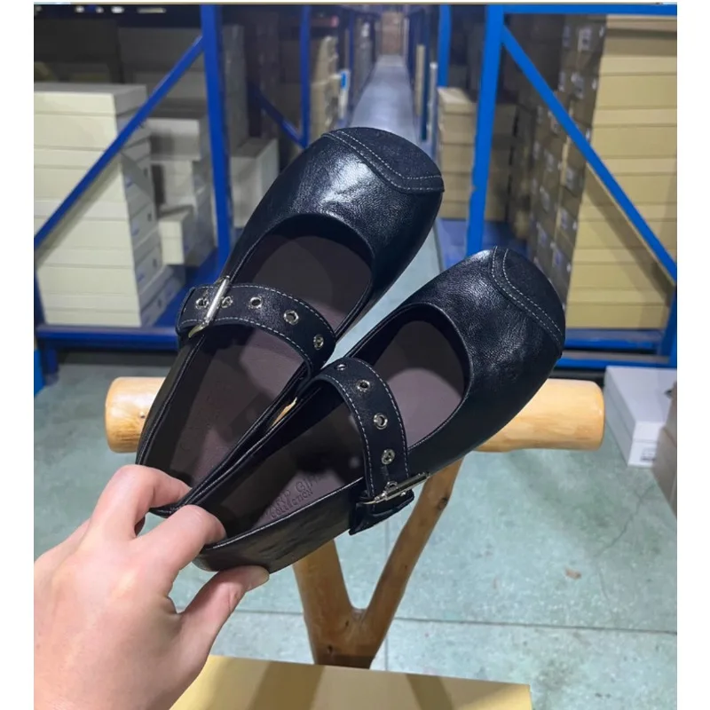 Niche Style Square Head One Buckle Strap Mary Jane Shoes Women 2026 New Rivet Design Fashion Single Shoes
Niche Style Square Head One Buckle Strap Mary Jane Shoes Women 2026 New Rivet Design Fashion Single Shoes