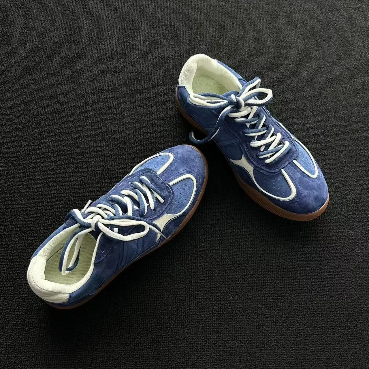 Comfortable round Toe Men's Sneakers British Style Commuter German Training Shoes Classic Trendy Lace-Up Casual Men's Shoes
Comfortable round Toe Men's Sneakers British Style Commuter German Training Shoes Classic Trendy Lace-Up Casual Men's Shoes