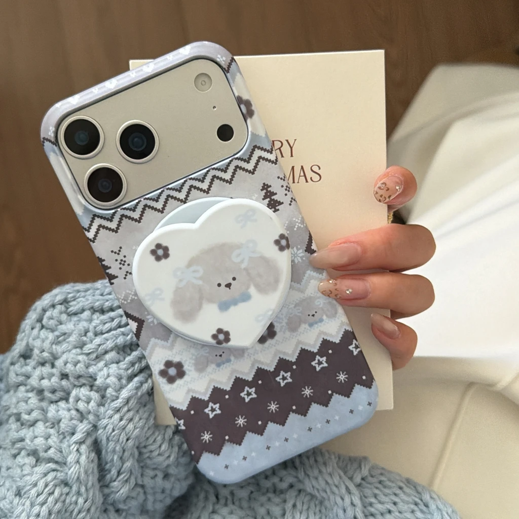 Милый теплый вязаный текстурированный чехол с геометрическим узором «Щеня любовь» и держателем, магнитный чехол для телефона для iPhone 17, 16, 15 Pro Max
Милый теплый вязаный текстурированный чехол с геометрическим узором «Щеня любовь» и держателем, магнитный чехол для телефона для iPhone 17, 16, 15 Pro Max