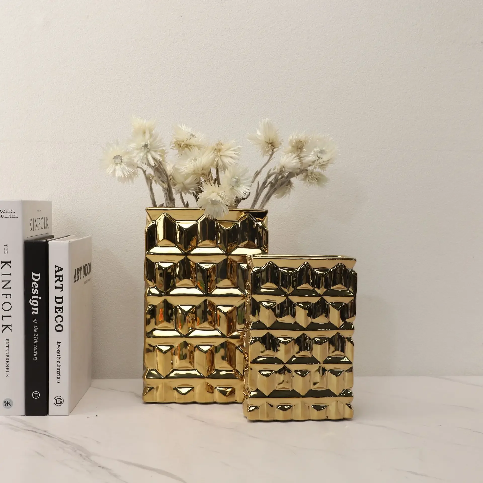 Ceramic Vase Geometric Gold Square Square Flower Apparatus Golden Rectangle Flower Vase Home Decoration Accessories
Ceramic Vase Geometric Gold Square Square Flower Apparatus Golden Rectangle Flower Vase Home Decoration Accessories