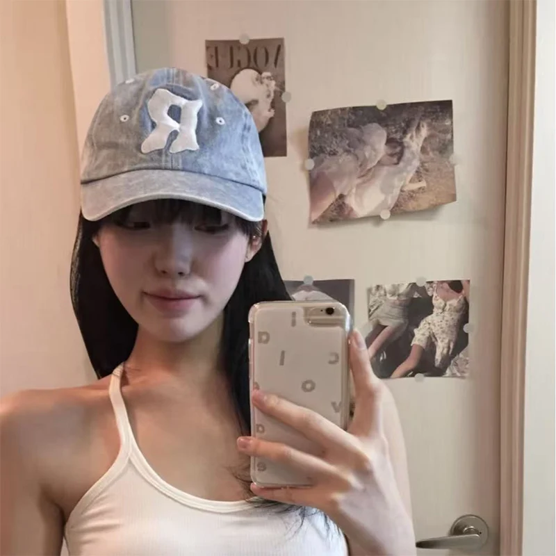 Бейсболка с буквой R, эффектом потертости и стирки, простая и повседневная, для защиты от солнца, женская кепка-уточка, аксессуар
Бейсболка с буквой R, эффектом потертости и стирки, простая и повседневная, для защиты от солнца, женская кепка-уточка, аксессуар