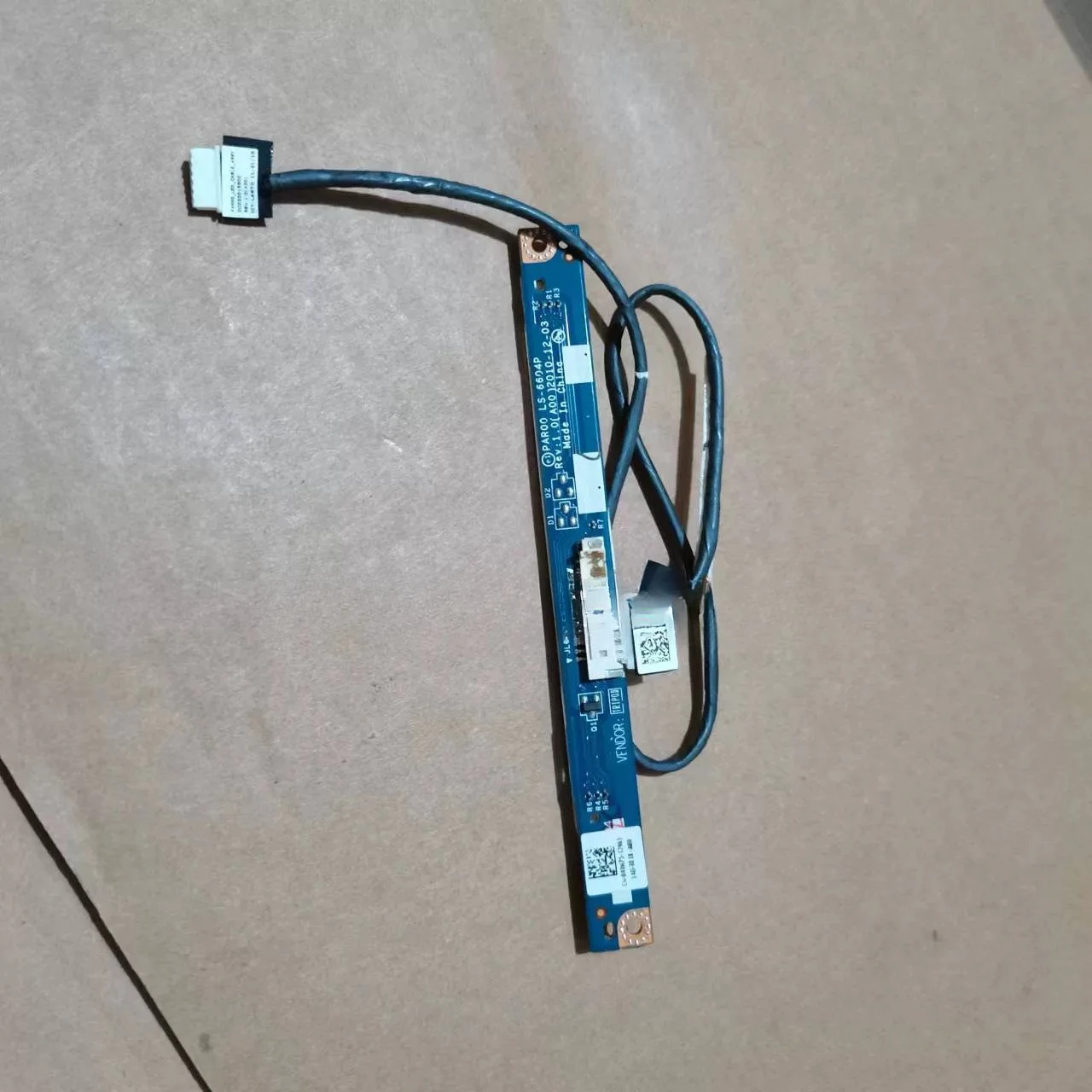 For Dell Alien M17X R3 LED light board with cable 43H75
For Dell Alien M17X R3 LED light board with cable 43H75