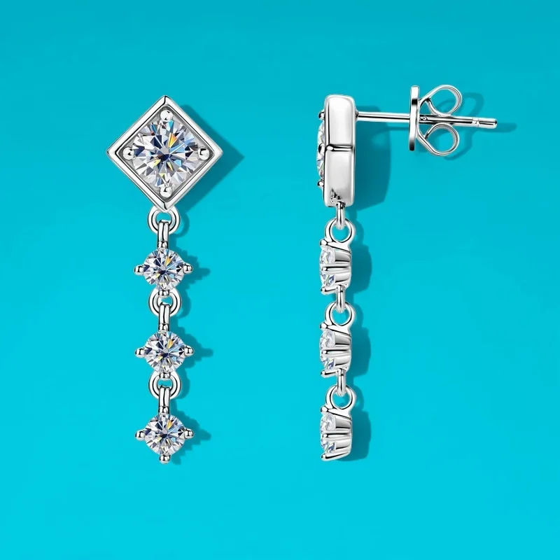 0.8ct Moissanite Long Fringe Hoop Earrings S925 Silver Micro Inlay Square GBA Certified Free Gift Box High-End Stylish Jewelry
0.8ct Moissanite Long Fringe Hoop Earrings S925 Silver Micro Inlay Square GBA Certified Free Gift Box High-End Stylish Jewelry
