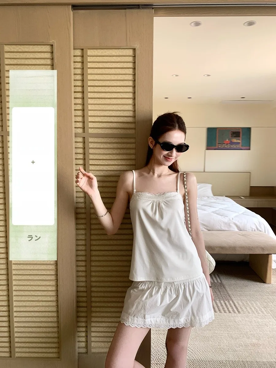 High Waist Lace Trim Splice Half Skirt Women's Summer Slimming White Lace Flower Pleated Short Skirt Drawstring Design
High Waist Lace Trim Splice Half Skirt Women's Summer Slimming White Lace Flower Pleated Short Skirt Drawstring Design