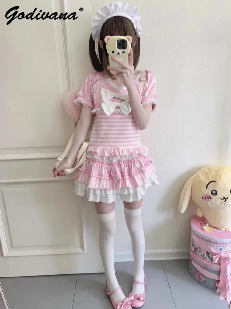 Original New Summer Cute Girls Bow Pink Striped Bubble Sleeve Cotton T-shirt Top Mini Cake Skirt 2 Piece Set for Women
Original New Summer Cute Girls Bow Pink Striped Bubble Sleeve Cotton T-shirt Top Mini Cake Skirt 2 Piece Set for Women
