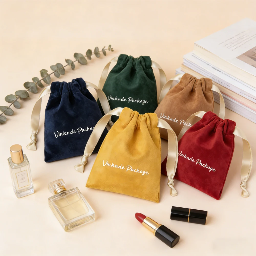 100Pcs Luxury Soft Perfume Flannel Dust Pouch Custom Logo Velvet Durable Ribbon Drawstring Hair Extension Bag Packaging Pouches
100Pcs Luxury Soft Perfume Flannel Dust Pouch Custom Logo Velvet Durable Ribbon Drawstring Hair Extension Bag Packaging Pouches