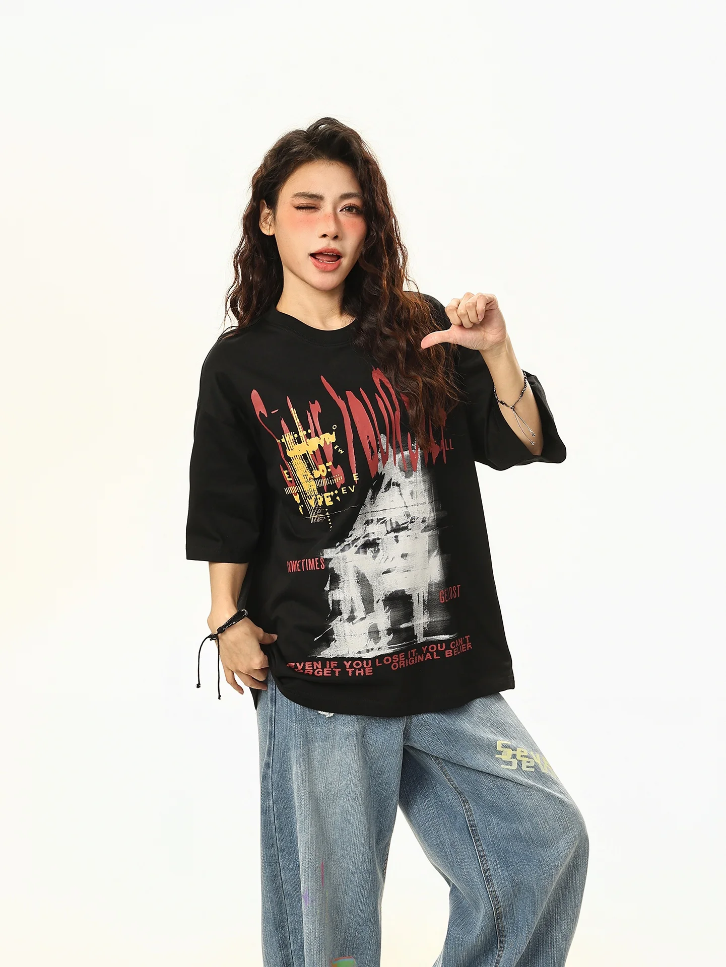 Boeax American Retro fiti Print round Ne ort Sve T-irt Women Summer Design Loose Top Breathable Comfortable Casu...
Boeax American Retro fiti Print round Ne ort Sve T-irt Women Summer Design Loose Top Breathable Comfortable Casu...