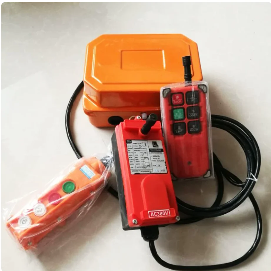 Winch elevator three-phase 380-volt reversible remote control device electric crane CD-type electrical control cabinet
Winch elevator three-phase 380-volt reversible remote control device electric crane CD-type electrical control cabinet