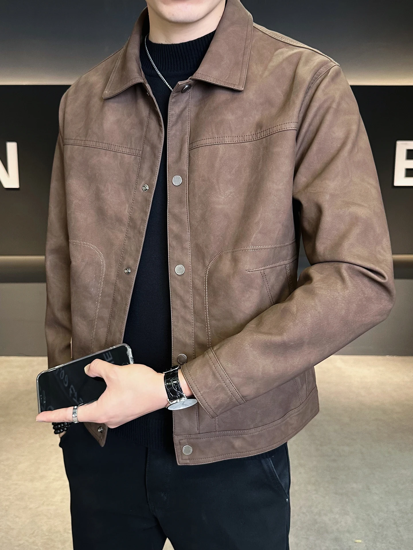 Trendy Men's Leather Jaet Autumn Winter 2025 New Sle Tie Dye Collar Stand up Slim Fit American Vintage Design Sense Leath...
Trendy Men's Leather Jaet Autumn Winter 2025 New Sle Tie Dye Collar Stand up Slim Fit American Vintage Design Sense Leath...