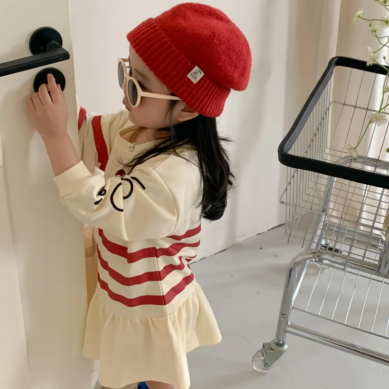 Children's Clothes 2022 Autumn New Korean Style Western-style Love Toilet Dress Casual Stripe Long Sleeve Dress
Children's Clothes 2022 Autumn New Korean Style Western-style Love Toilet Dress Casual Stripe Long Sleeve Dress