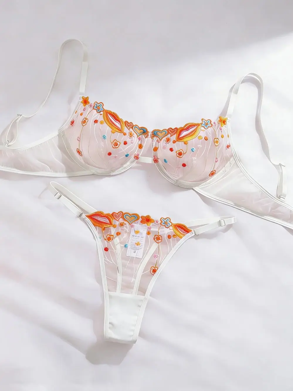 Sexy Hollow Bra French Ultra Thin Lace Embroidery Women Lingerie Set Underwire Push Up Bras Breathable Underwear and Panties Set
Sexy Hollow Bra French Ultra Thin Lace Embroidery Women Lingerie Set Underwire Push Up Bras Breathable Underwear and Panties Set