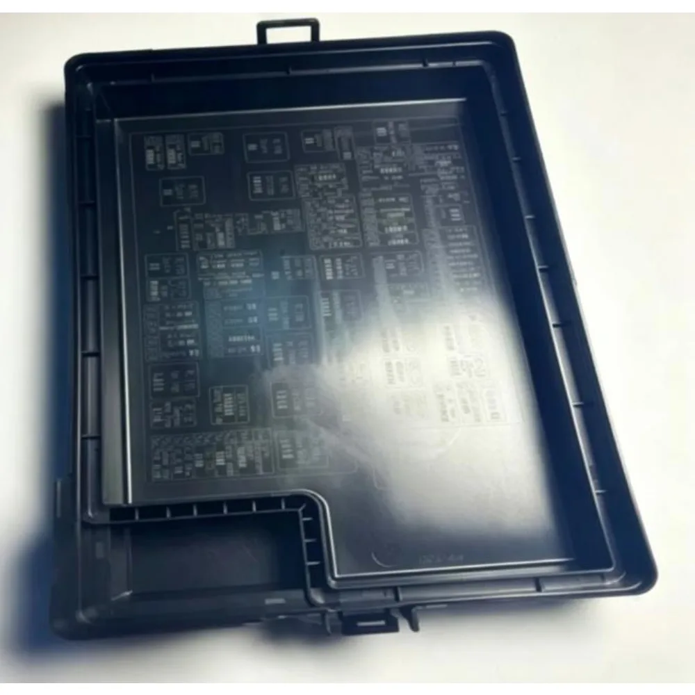 For Roewe ERX5 Pure Electric RX5 Engine Compartment Fuse Box Cover Fuse Box Cover Relay Covers
For Roewe ERX5 Pure Electric RX5 Engine Compartment Fuse Box Cover Fuse Box Cover Relay Covers