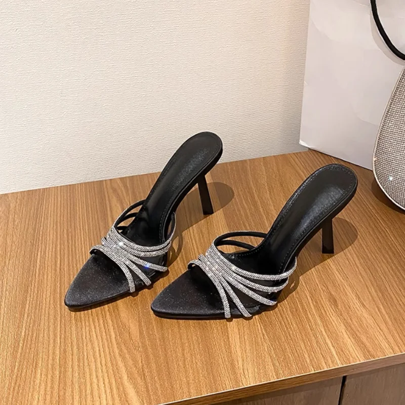 New Summer Fashion Sexy High Heels Slipper Women CRYSTAL Shiny Narrow Band Pointed Toe Slides Stripper Party Sandals Mule Shoes
New Summer Fashion Sexy High Heels Slipper Women CRYSTAL Shiny Narrow Band Pointed Toe Slides Stripper Party Sandals Mule Shoes