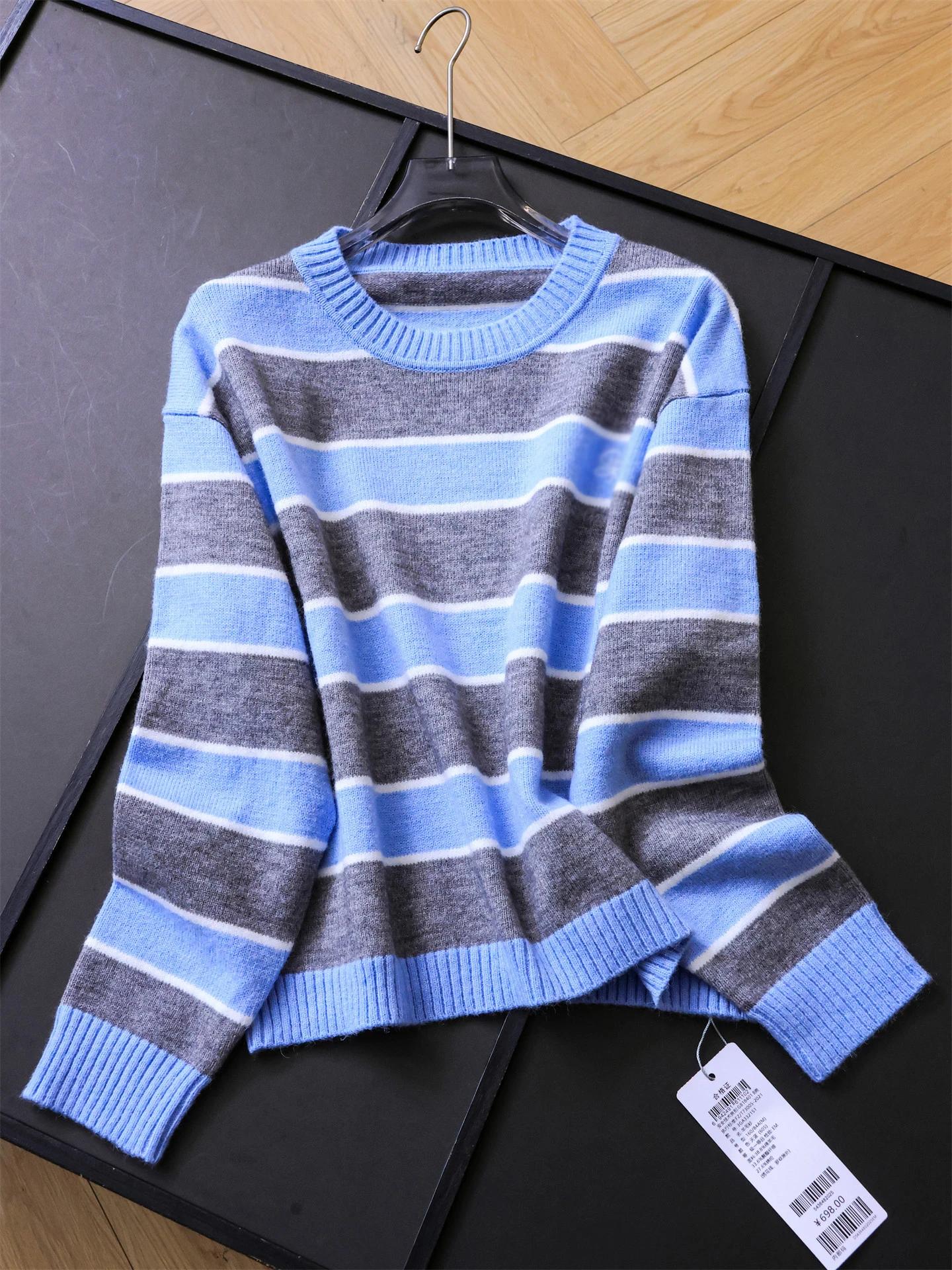 Linen Wool Blend Long Sleeve Striped Sweater Hoodie Winter New Style Women's Knittedwear Sweet Style Loose Fit round Neck
Linen Wool Blend Long Sleeve Striped Sweater Hoodie Winter New Style Women's Knittedwear Sweet Style Loose Fit round Neck