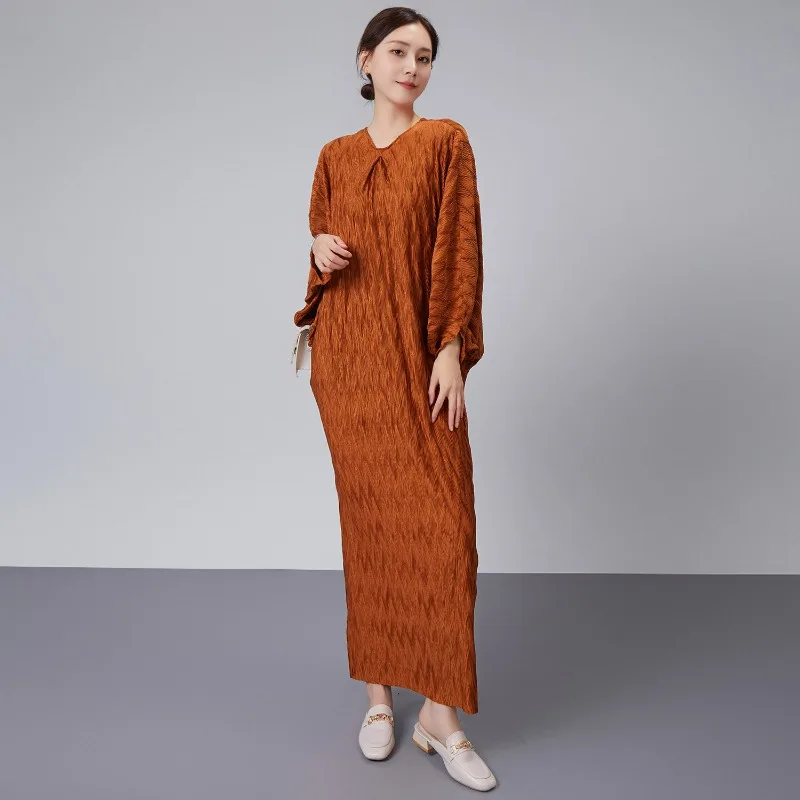 2024 Autumn New Women's Hot Stamped Maxi Dresses Miyake Pleated Loose Plus Size Bat Sleeve Evening Dress Robe Argent
2024 Autumn New Women's Hot Stamped Maxi Dresses Miyake Pleated Loose Plus Size Bat Sleeve Evening Dress Robe Argent