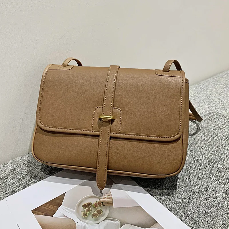 Women's Bag Winter Split Leather Large Capacity Messenger Bag 2022 New Female Portable Shoulder Pack Fashion Design Handbag
Women's Bag Winter Split Leather Large Capacity Messenger Bag 2022 New Female Portable Shoulder Pack Fashion Design Handbag