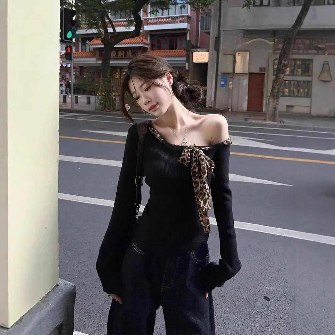 American Style Leopard Print Long Sleeve Knitted Shirt Women's Spring Autumn Cross Shoulder Base Shirt Shoulder Exposure Top
American Style Leopard Print Long Sleeve Knitted Shirt Women's Spring Autumn Cross Shoulder Base Shirt Shoulder Exposure Top
