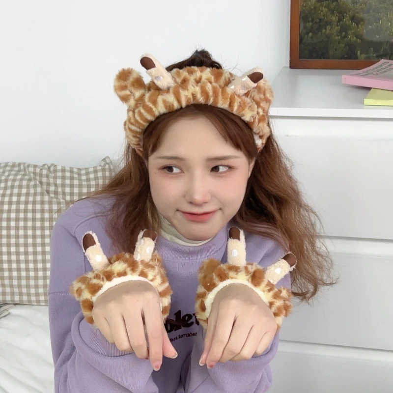 Cartoon Giraffe Plush Wristband Hairband Woman Wash Face and Make-Up Wrist Strap Headbands Female Fashion Accessories
Cartoon Giraffe Plush Wristband Hairband Woman Wash Face and Make-Up Wrist Strap Headbands Female Fashion Accessories