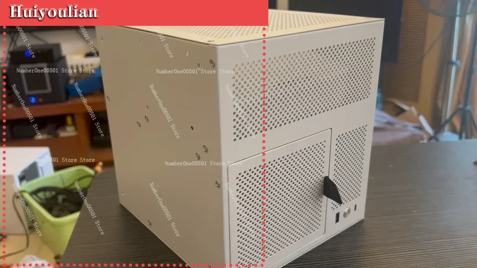 Ursa Minor 4-disk NAS chassis SFX power supply ITX main board Flying cow black group home storage server small chassis
Ursa Minor 4-disk NAS chassis SFX power supply ITX main board Flying cow black group home storage server small chassis