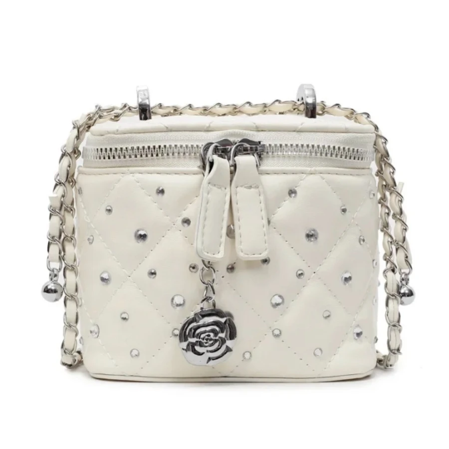 Новая маленькая ароматическая цепочка для ветровой дрели, модная женская сумка в иностранном стиле, летняя мини-маленькая квадратная сумка для пожилых людей с перекрестием 
Новая маленькая ароматическая цепочка для ветровой дрели, модная женская сумка в иностранном стиле, летняя мини-маленькая квадратная сумка для пожилых людей с перекрестием