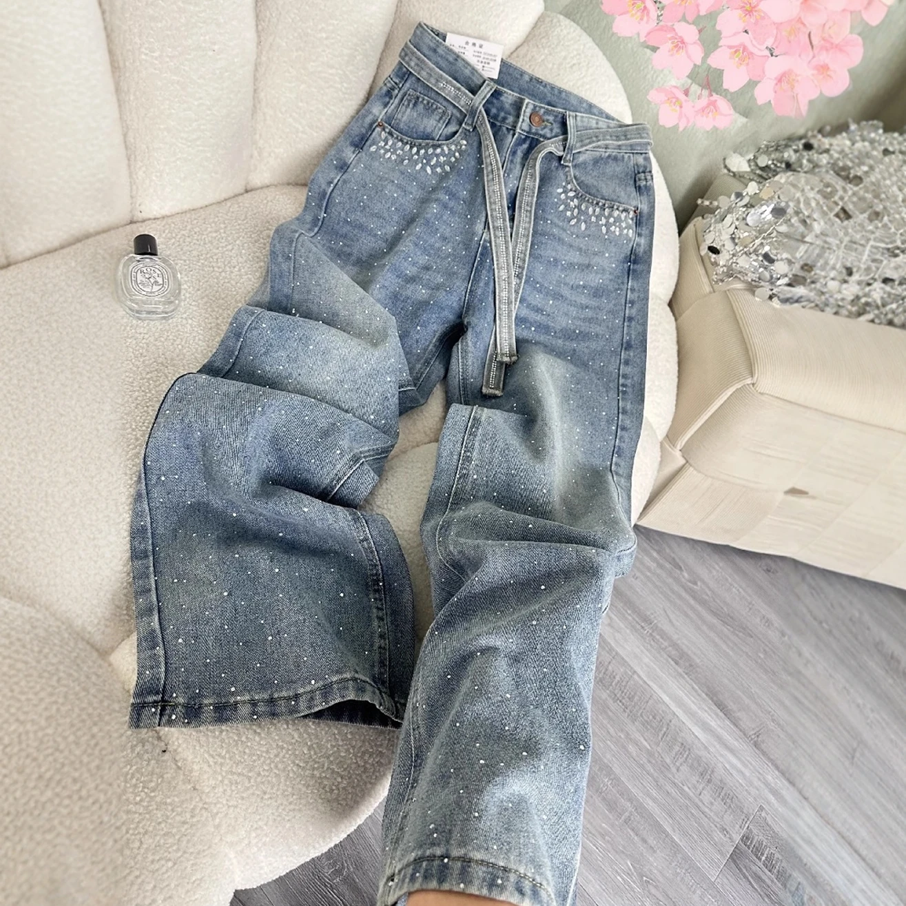 Rhinestone Hot Pressed High Waist Women Wide Leg Jeans Fashion Blue Straight Female Denim Pants Spring Casual Trousers
Rhinestone Hot Pressed High Waist Women Wide Leg Jeans Fashion Blue Straight Female Denim Pants Spring Casual Trousers
