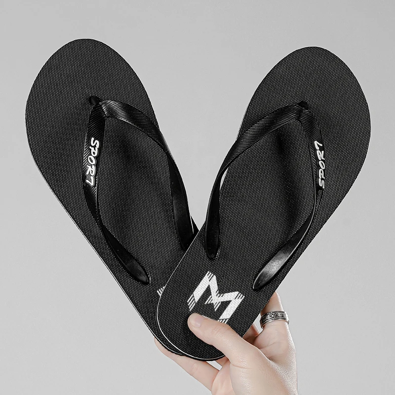 Summer thick-soled flip-flops for men, new trendy beach slip-on soft-soled sandals
Summer thick-soled flip-flops for men, new trendy beach slip-on soft-soled sandals