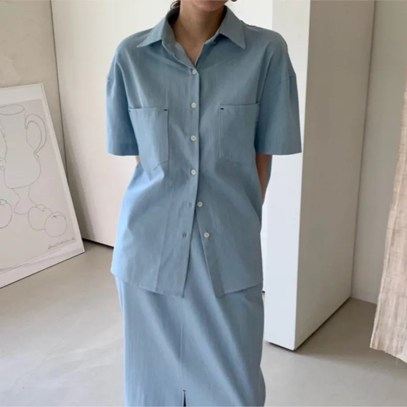 Korean Chic Lapel Shirts And High Eleagnt Waist Skirt Two Piece Set 2025 Short Sleeve Blouse T-shirts + Long Skirt Summer Suit
Korean Chic Lapel Shirts And High Eleagnt Waist Skirt Two Piece Set 2025 Short Sleeve Blouse T-shirts + Long Skirt Summer Suit