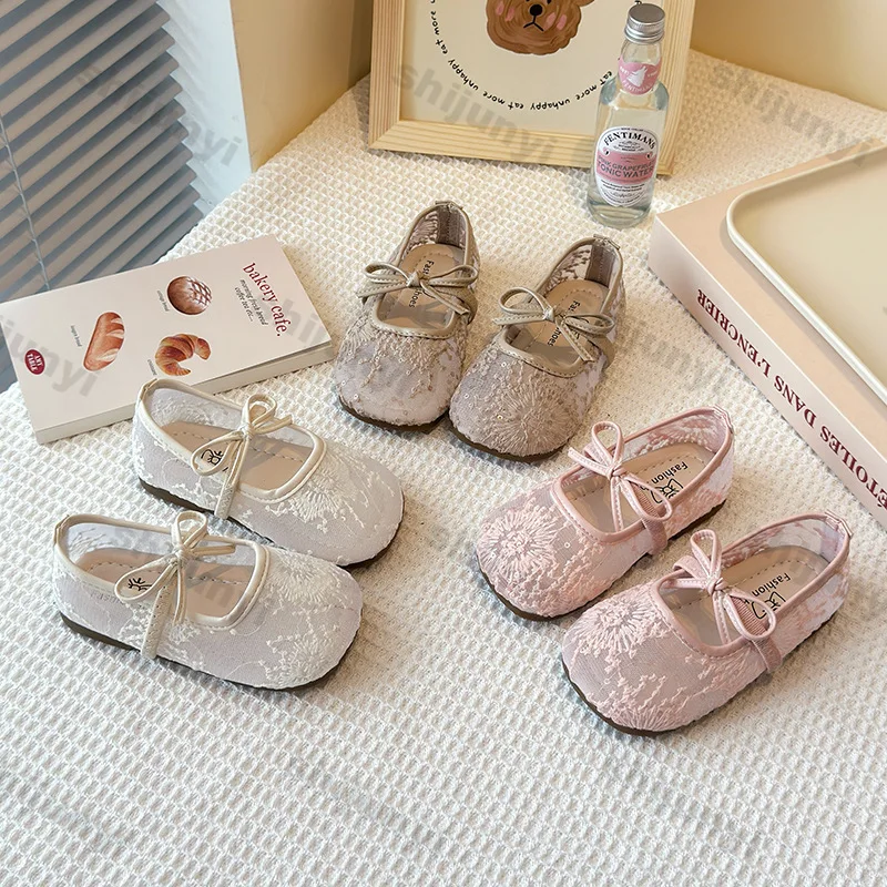Children's Elastic Band Casual Shoes 2025 Summer New Korean Breathable Lace Mesh Flat Shoes Girls' Bow Mary Jane Shoes
Children's Elastic Band Casual Shoes 2025 Summer New Korean Breathable Lace Mesh Flat Shoes Girls' Bow Mary Jane Shoes