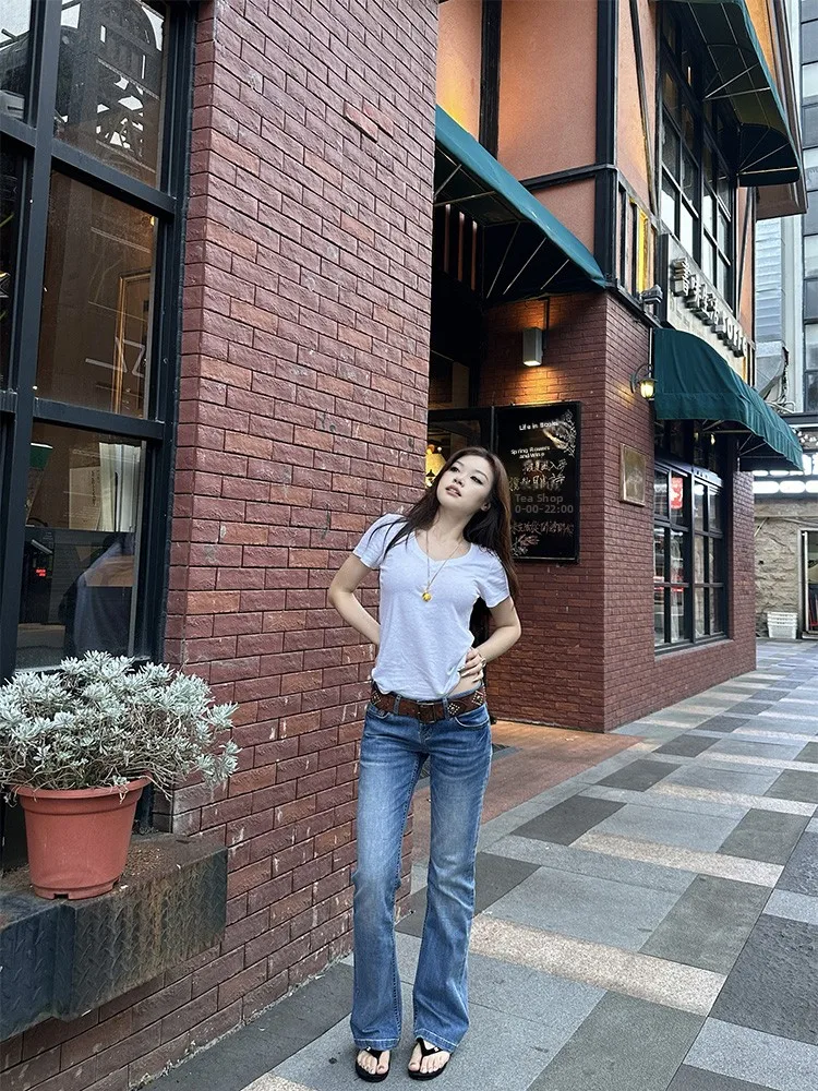 Retro Low Waist Straight Leg Washed out Jeans Loose Versatile Sexy Micro Flare Trendy Denim Pants for Young Women
Retro Low Waist Straight Leg Washed out Jeans Loose Versatile Sexy Micro Flare Trendy Denim Pants for Young Women
