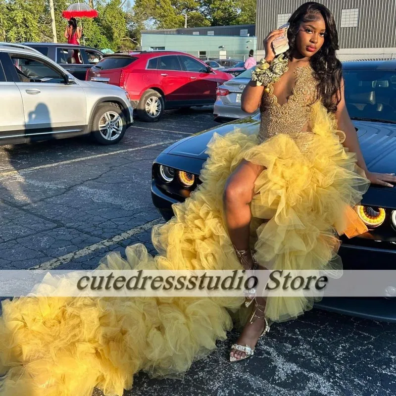 Custom Made Gold Prom Dresses Black Girls 2025 Sheer Neck Party Gowns Ruffles Crystal Rhinestone Vestidos De Graduación
Custom Made Gold Prom Dresses Black Girls 2025 Sheer Neck Party Gowns Ruffles Crystal Rhinestone Vestidos De Graduación