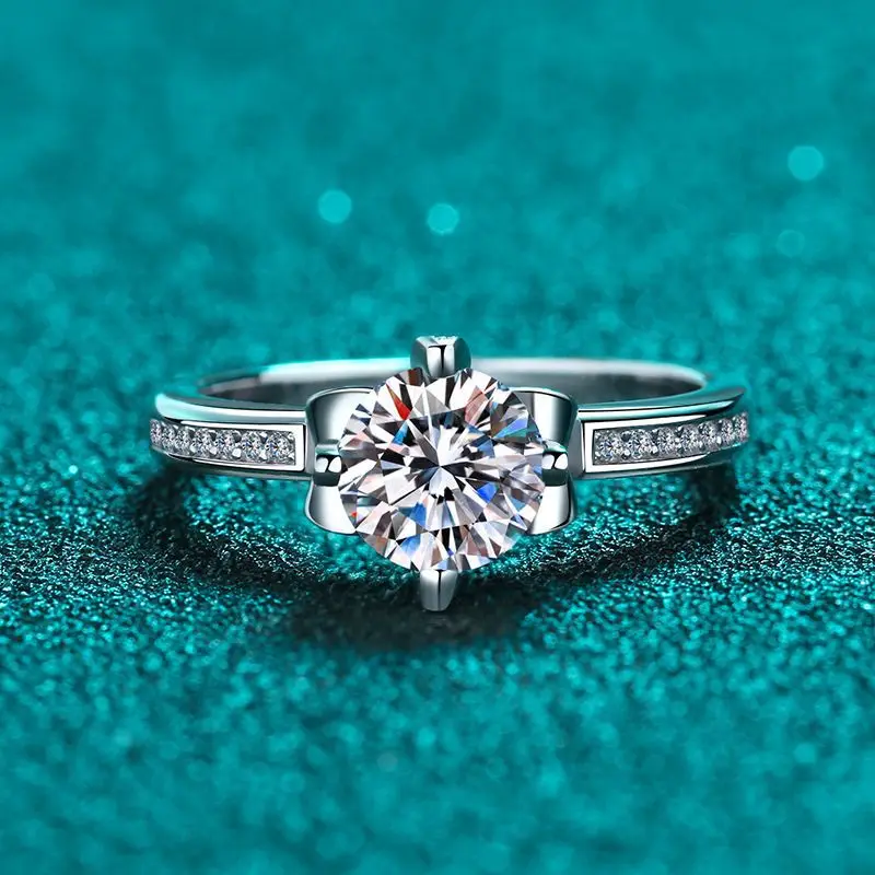 18K gold moissanite ring for women crown ring pt950 platinum high-end fashion personalized jewelry gift
18K gold moissanite ring for women crown ring pt950 platinum high-end fashion personalized jewelry gift