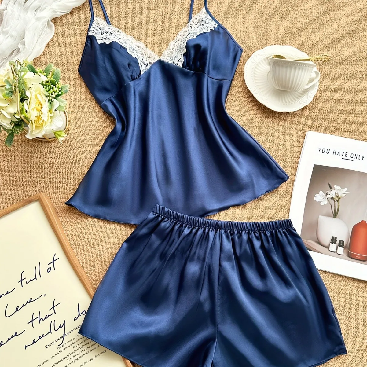 New Summer Women's Sexy Casual Home Ice Silk Casual V-neck Suspender Shorts Two-piece Set of Home Clothes
New Summer Women's Sexy Casual Home Ice Silk Casual V-neck Suspender Shorts Two-piece Set of Home Clothes