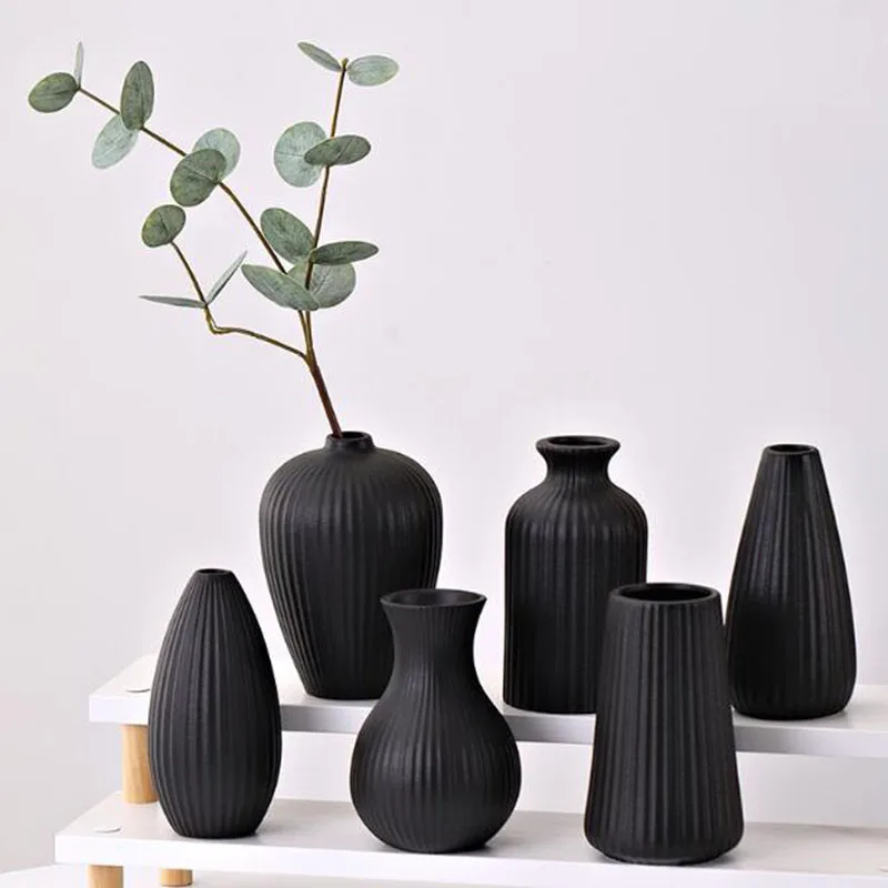 Fashion Black Color Line Vase Living Room Dry Flower Decorated Desktop Ornaments Jardiniere Hydroponic Vase Gardening Art
Fashion Black Color Line Vase Living Room Dry Flower Decorated Desktop Ornaments Jardiniere Hydroponic Vase Gardening Art