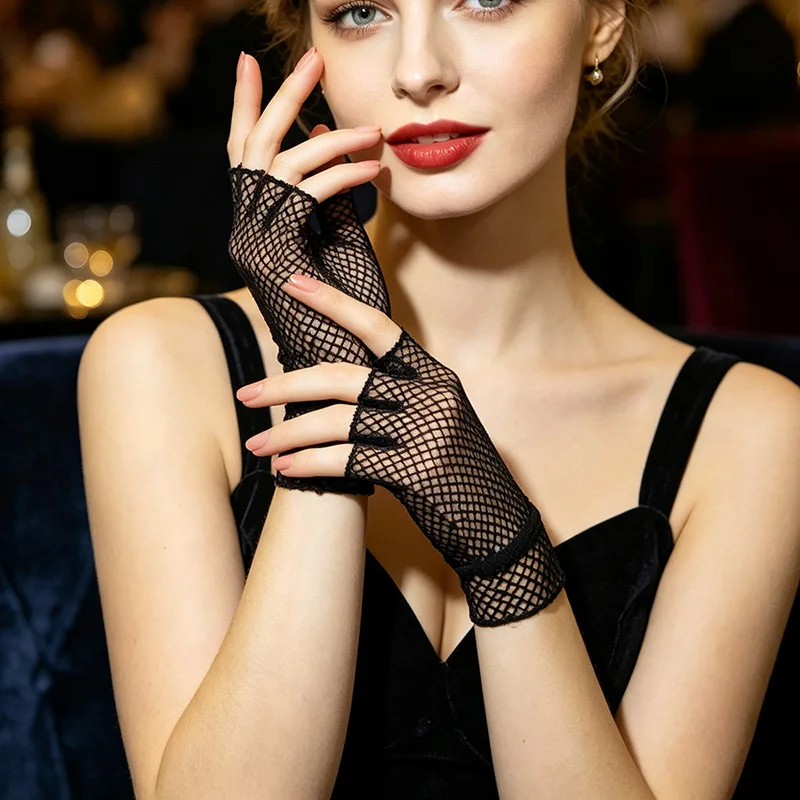 1 Pair Harf Fingerless Fishnet Mesh Gloves Fashion Women Lady Girl Gloves Elegant Style Gloves Black White
1 Pair Harf Fingerless Fishnet Mesh Gloves Fashion Women Lady Girl Gloves Elegant Style Gloves Black White