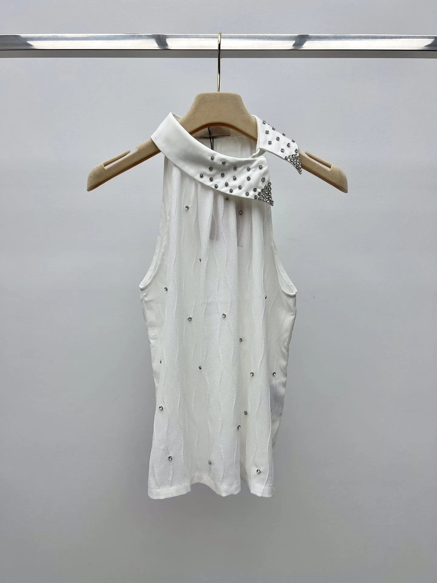 2024 Summer New High Quality Women's Wear Side lapel studded diamond sleeveless shirt 0621
2024 Summer New High Quality Women's Wear Side lapel studded diamond sleeveless shirt 0621