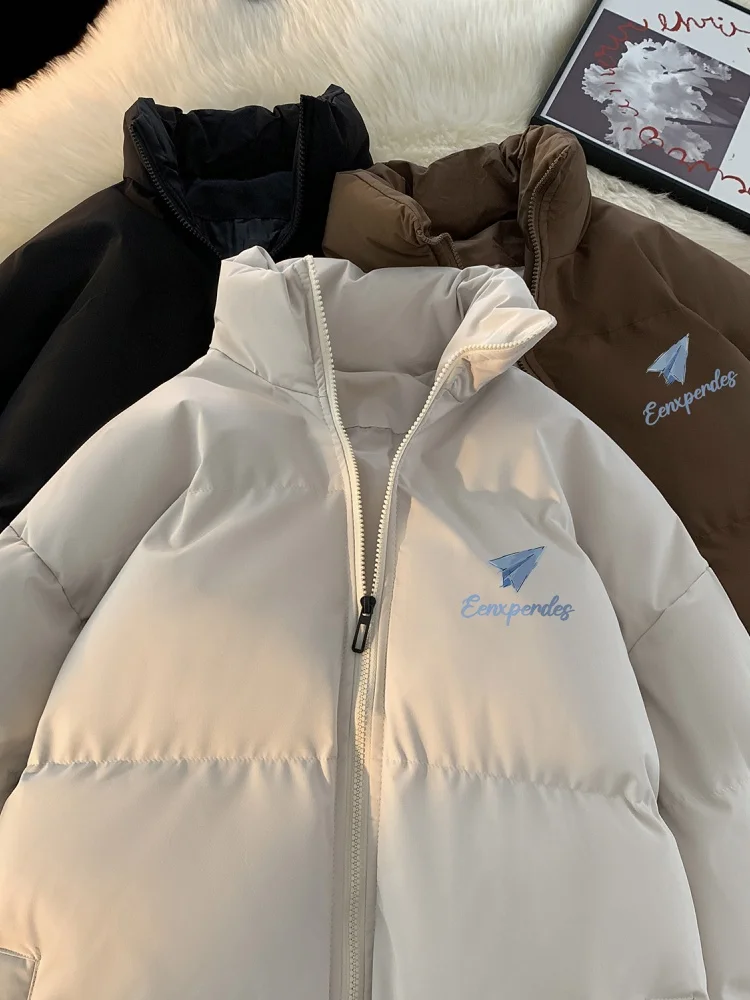 Легкая утепленная зимняя хлопковая куртка мужская 2024 года, новая модель, прочная, с воротником-стойкой, на хлопковом наполнителе
Легкая утепленная зимняя хлопковая куртка мужская 2024 года, новая модель, прочная, с воротником-стойкой, на хлопковом наполнителе