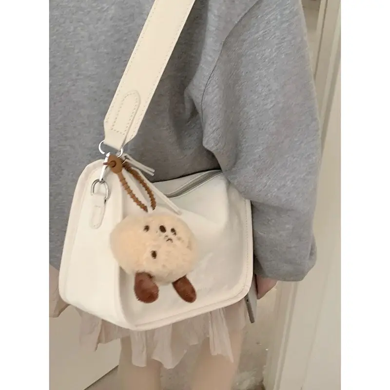 Korean Niche Underarm Bag Women's Spring Fashion Versatile High-End Sensory Communication and Crossbody Bag
Korean Niche Underarm Bag Women's Spring Fashion Versatile High-End Sensory Communication and Crossbody Bag