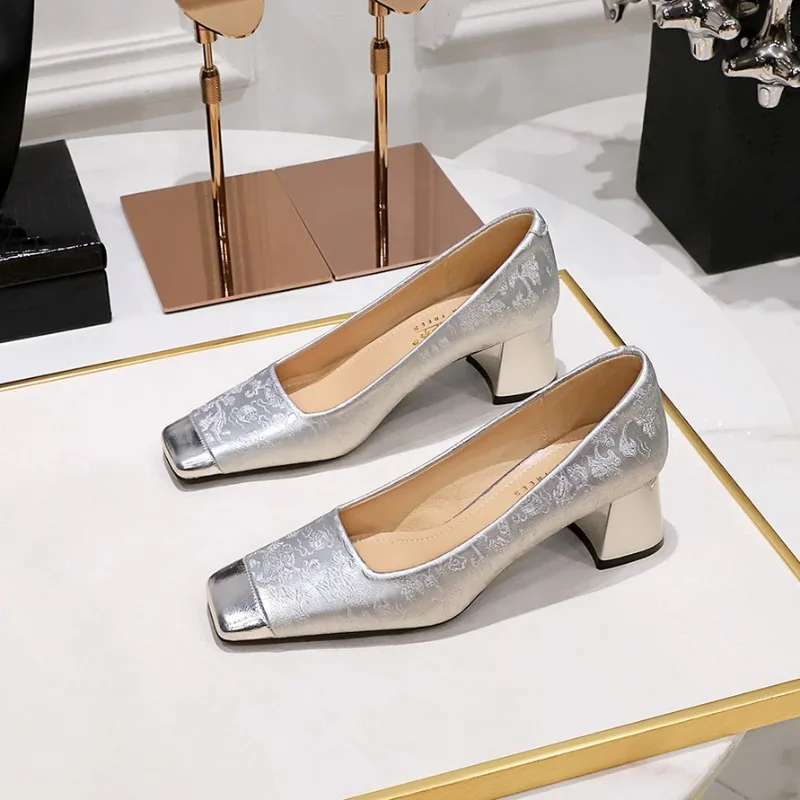 Casual Women Silk 5cm Square Middle Heels Shallow Lady Fashion Wedding Bridal Mixed Colors Square Toe High Quality Women Pumps
Casual Women Silk 5cm Square Middle Heels Shallow Lady Fashion Wedding Bridal Mixed Colors Square Toe High Quality Women Pumps