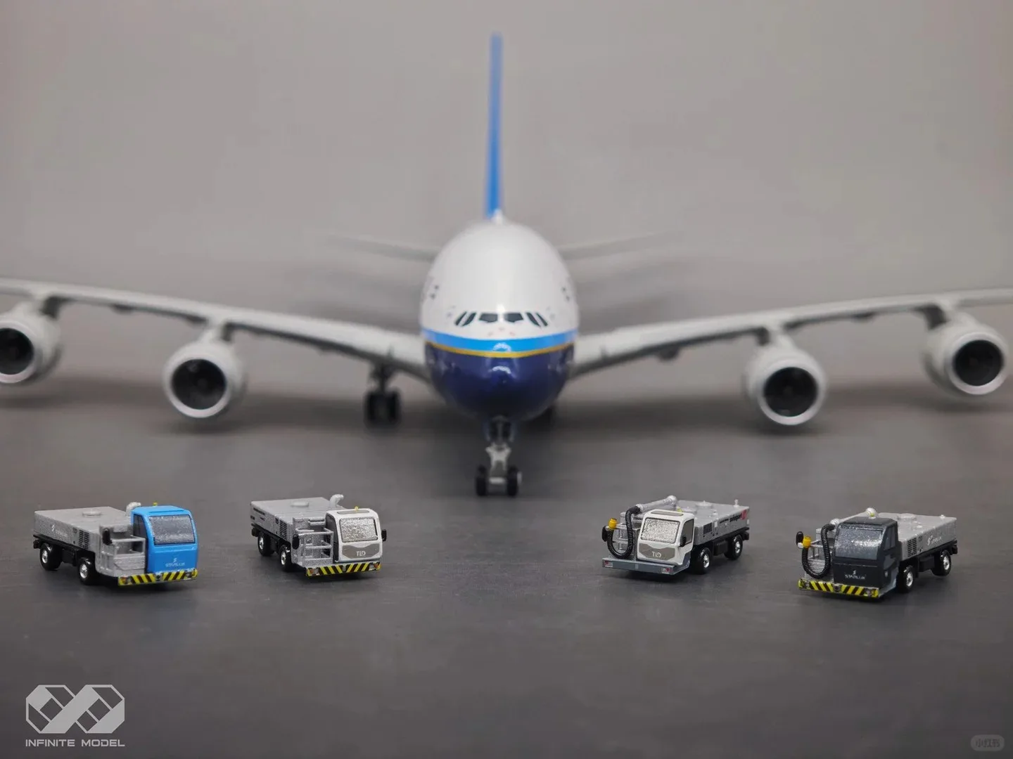 Scale1/200 Airport Lavatory Water truck 3D Airport Service Vehicles Scene Modelling painted handmade Model cars
Scale1/200 Airport Lavatory Water truck 3D Airport Service Vehicles Scene Modelling painted handmade Model cars