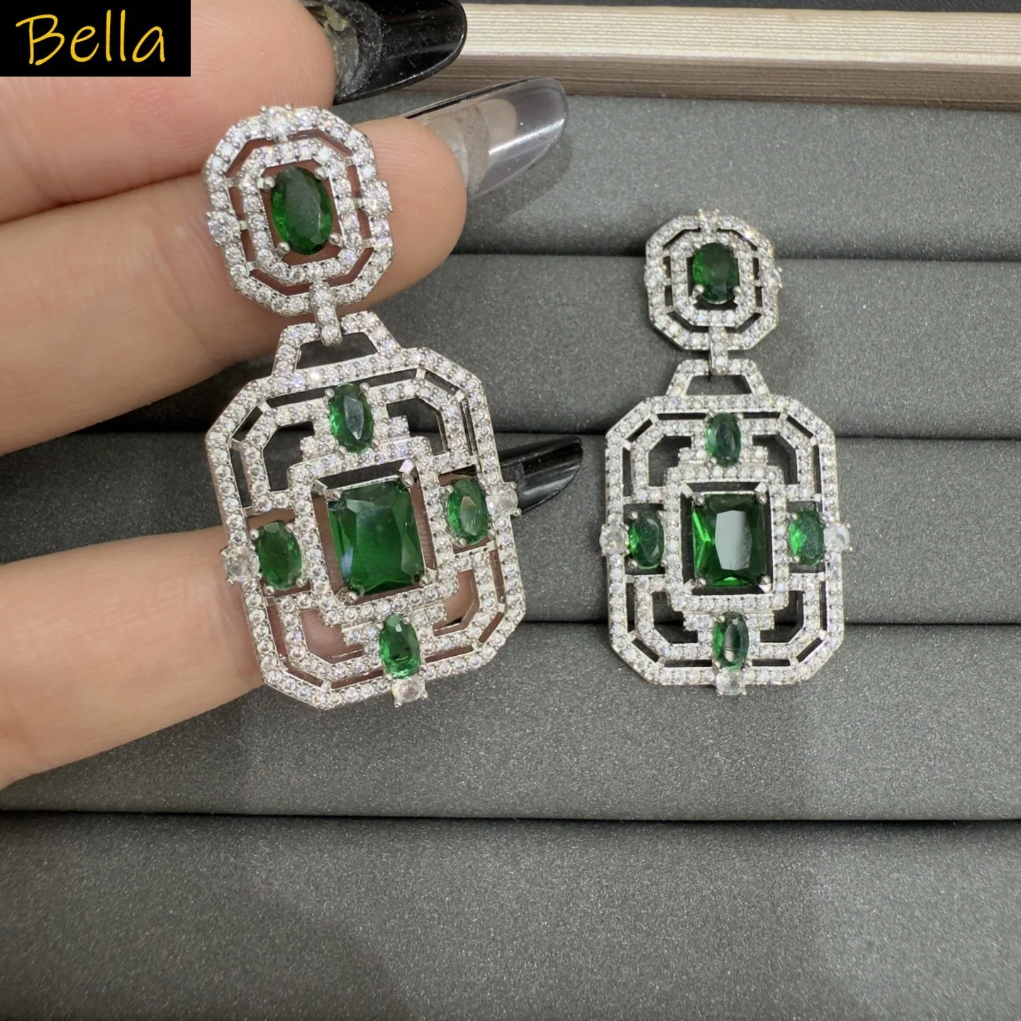 fashion cubic zirconia earrings for women vintage jewelry gala event party dangling earrings red green square drop
fashion cubic zirconia earrings for women vintage jewelry gala event party dangling earrings red green square drop
