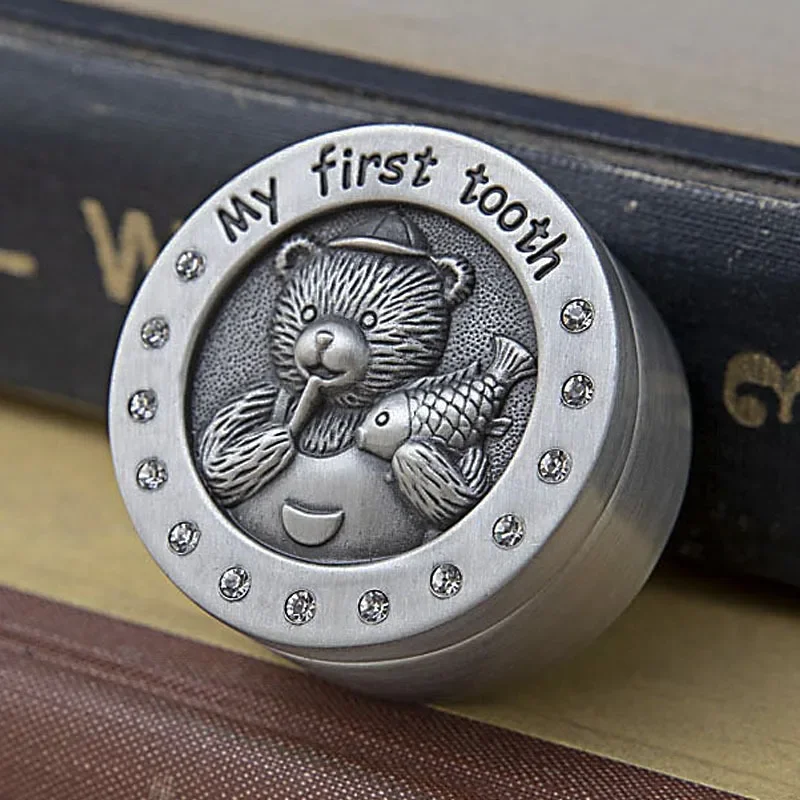 Baby First Tooth and Hair Keepsake Box Vintage Metal Tin Engraved Memory Storage Gift for Newborn
Baby First Tooth and Hair Keepsake Box Vintage Metal Tin Engraved Memory Storage Gift for Newborn