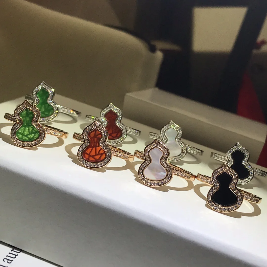 Chinese Style S925 Silver Full Diamond Double Hollow Gourd Ring with Red Agate and White Mother of Pearl
Chinese Style S925 Silver Full Diamond Double Hollow Gourd Ring with Red Agate and White Mother of Pearl