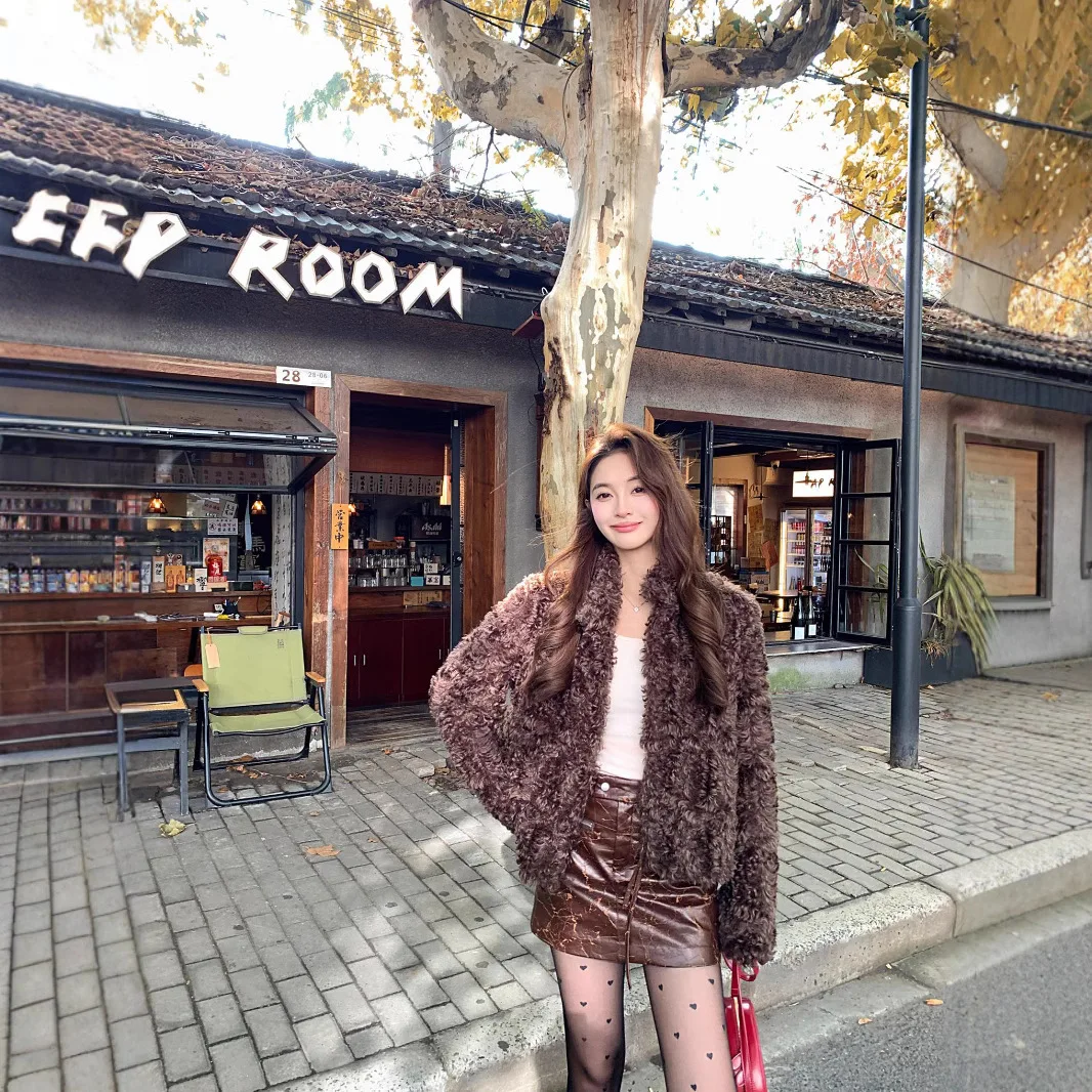 Shirting Coastal Jasmine Curly Hair Short Imitation Toka Environmentally Friendly Fur Autumn and Winter Fur Integrated Fur Jacke
Shirting Coastal Jasmine Curly Hair Short Imitation Toka Environmentally Friendly Fur Autumn and Winter Fur Integrated Fur Jacke
