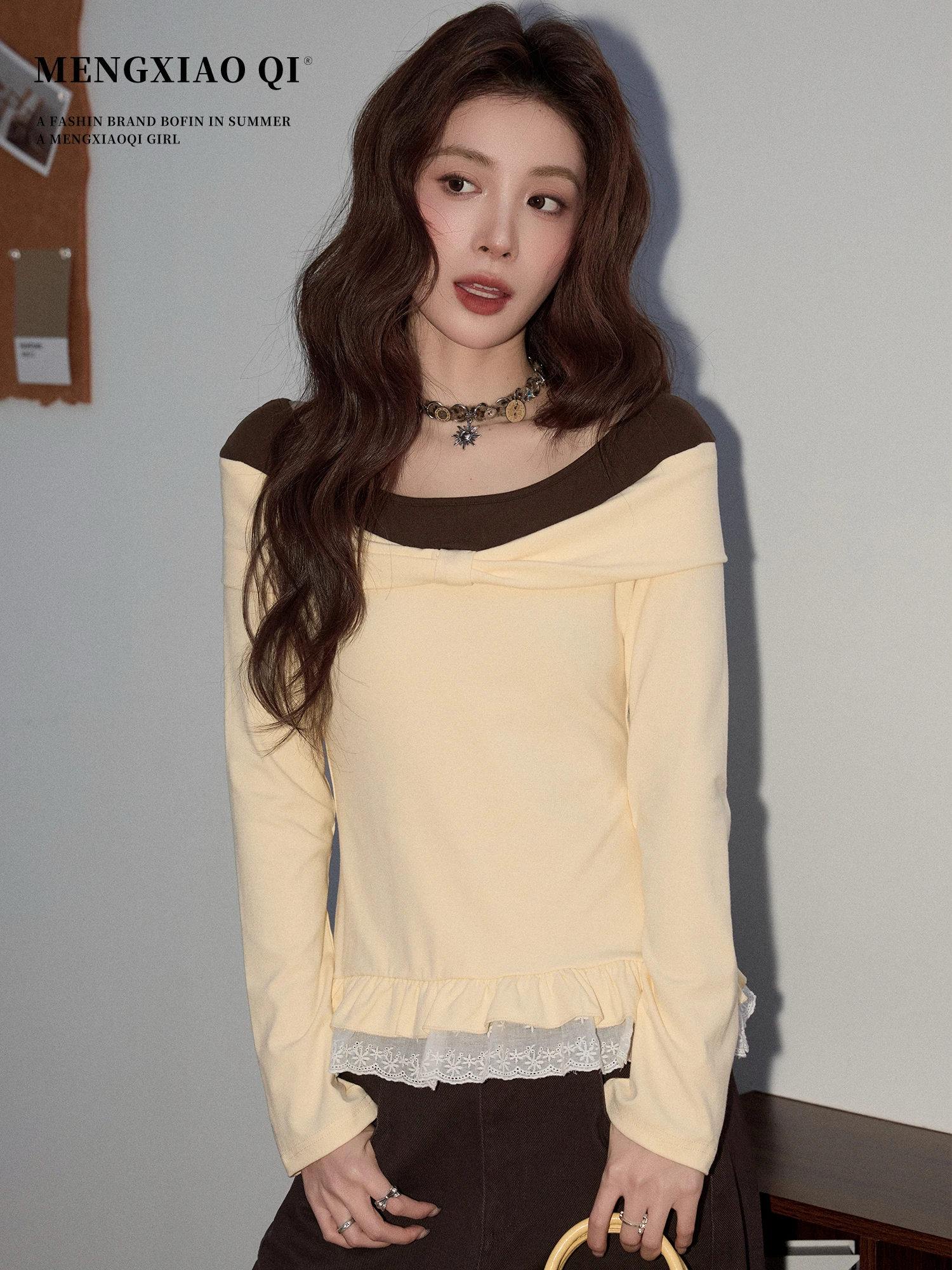 Meng Xiaoqi Color Blo Long Sve Lace T-irt Women's Spring oulder Bared Pure Desire Design Slim Fit Top
Meng Xiaoqi Color Blo Long Sve Lace T-irt Women's Spring oulder Bared Pure Desire Design Slim Fit Top