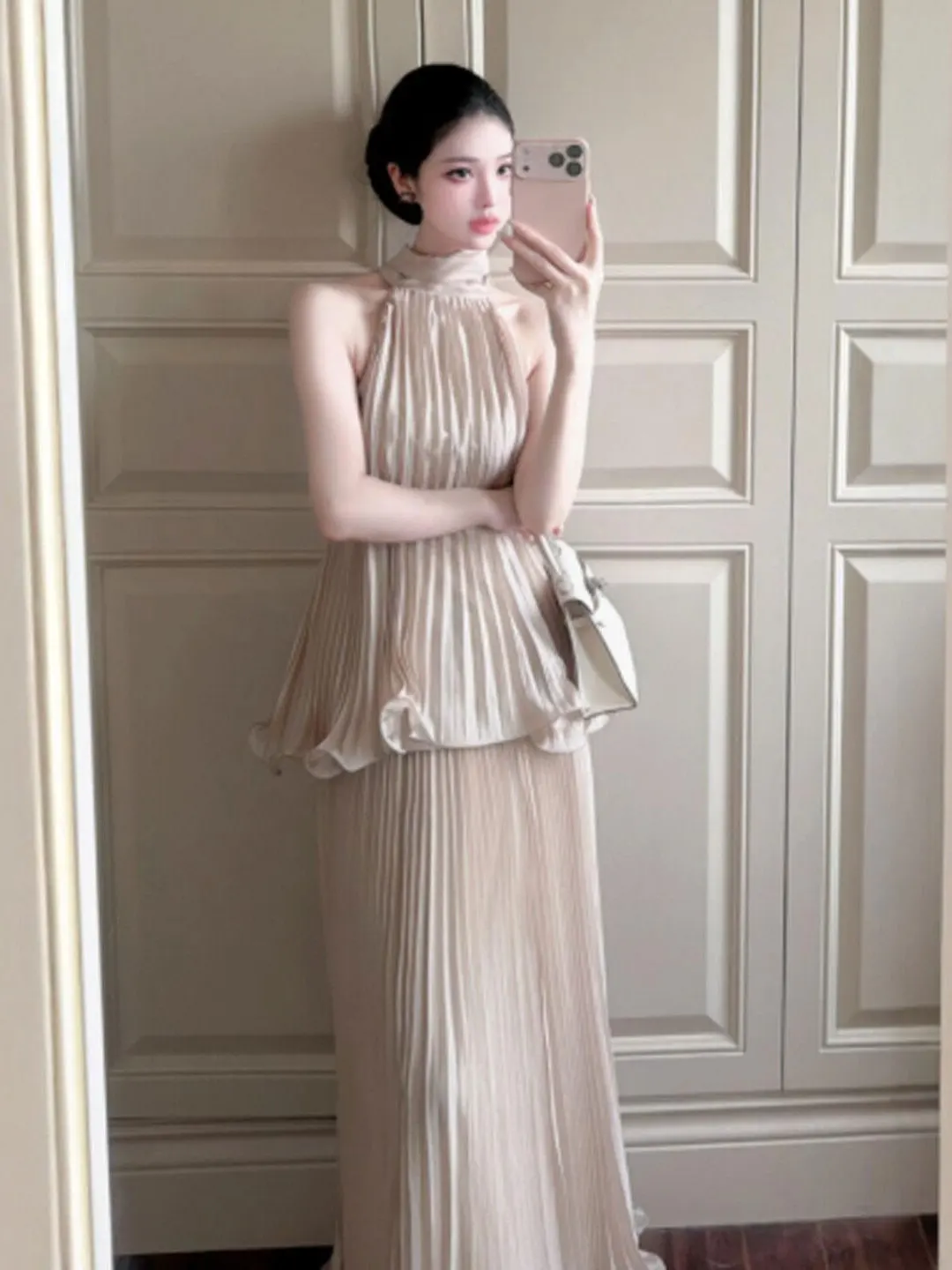 Elegant Unique Hanging Neck Top Skirt Two-Piece Set Comfortable Casual Style Summer Fashion Women's Ensemble Cotton Material
Elegant Unique Hanging Neck Top Skirt Two-Piece Set Comfortable Casual Style Summer Fashion Women's Ensemble Cotton Material